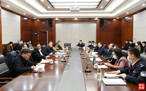 2022年2月25日，李云召開前線指揮中心疫情防控工作調(diào)度會  張莉 攝.jpg