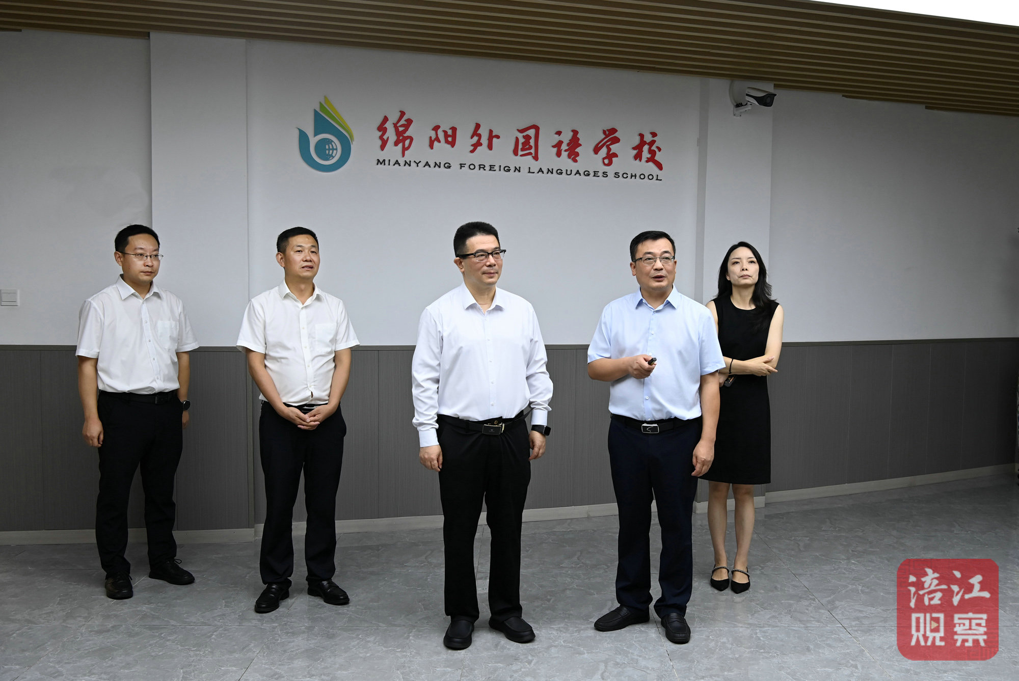 2024年9月9日，李云調(diào)研教育發(fā)展情況、慰問(wèn)教師代表9（外國(guó)語(yǔ)學(xué)校）  張莉 攝 (1).jpg